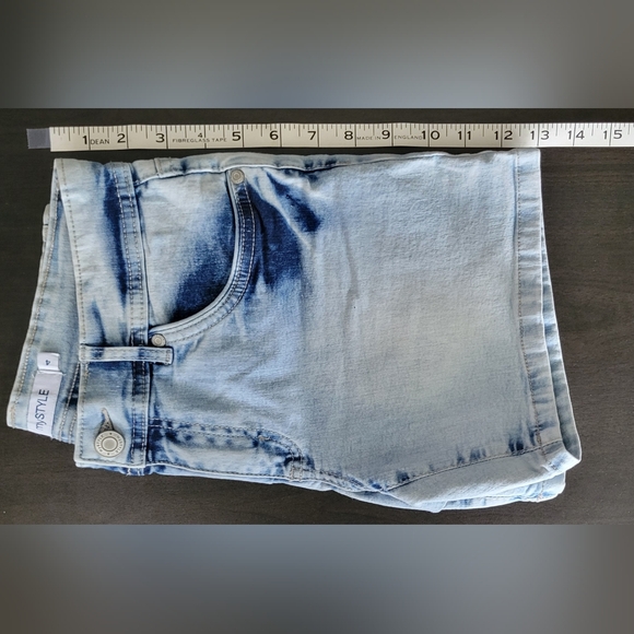 Women's Jean shorts - Picture 7 of 8